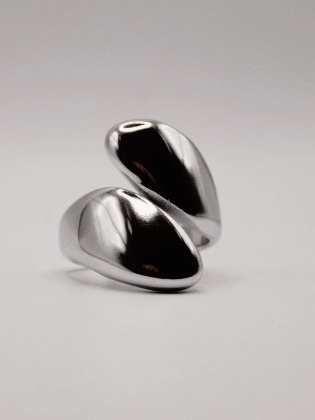 Abrazo ring