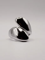 Abrazo ring