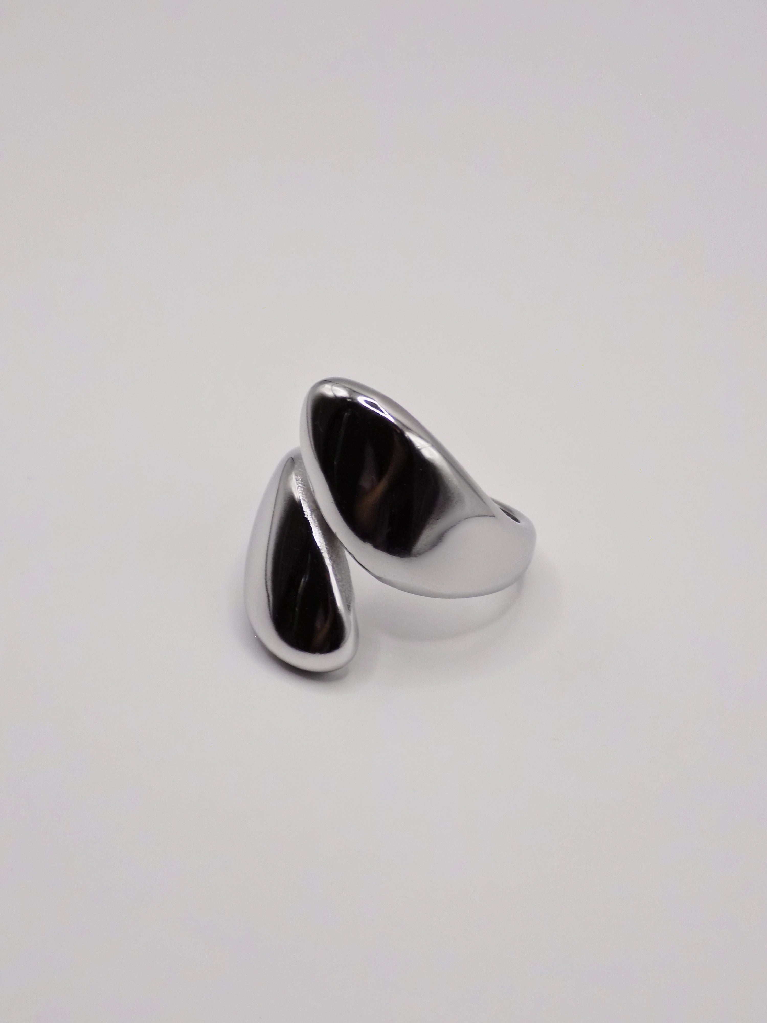 Abrazo ring