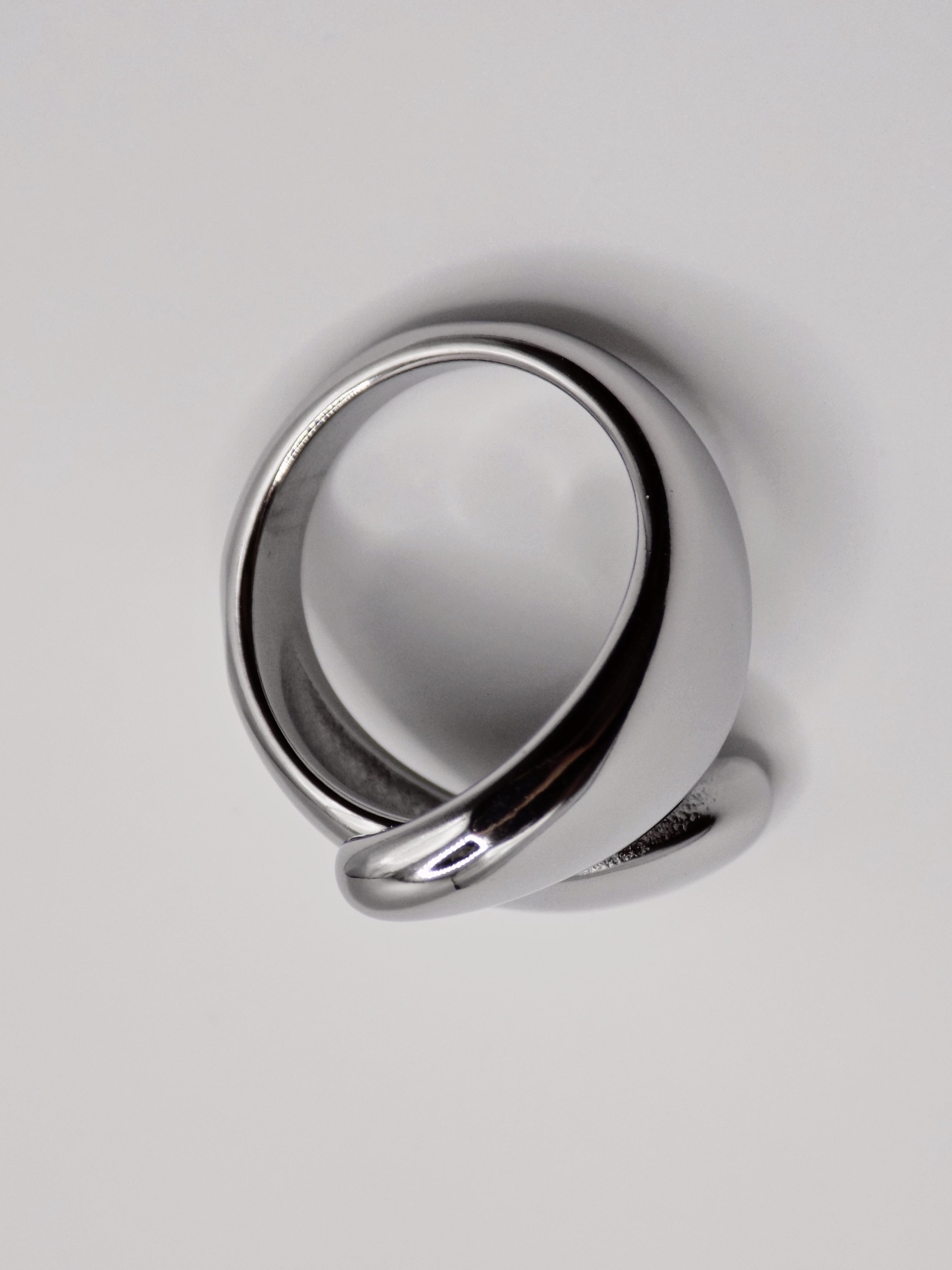 Abrazo ring